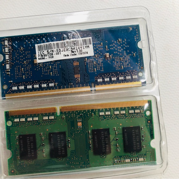 SK HYNIX 2GB 1Rx16 PC3L - HMT425S6AFR6A Samsung 4GB 1Rx8 PC3L - M471B5173DB0 - Picture 3 of 5